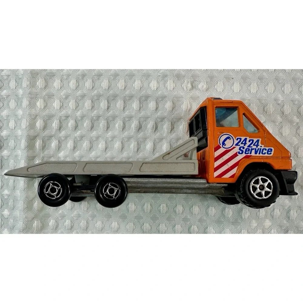 Majorette Renault Master T35 1/45 Diecast Tow Truck 24-24 Service‎ (1984 France)